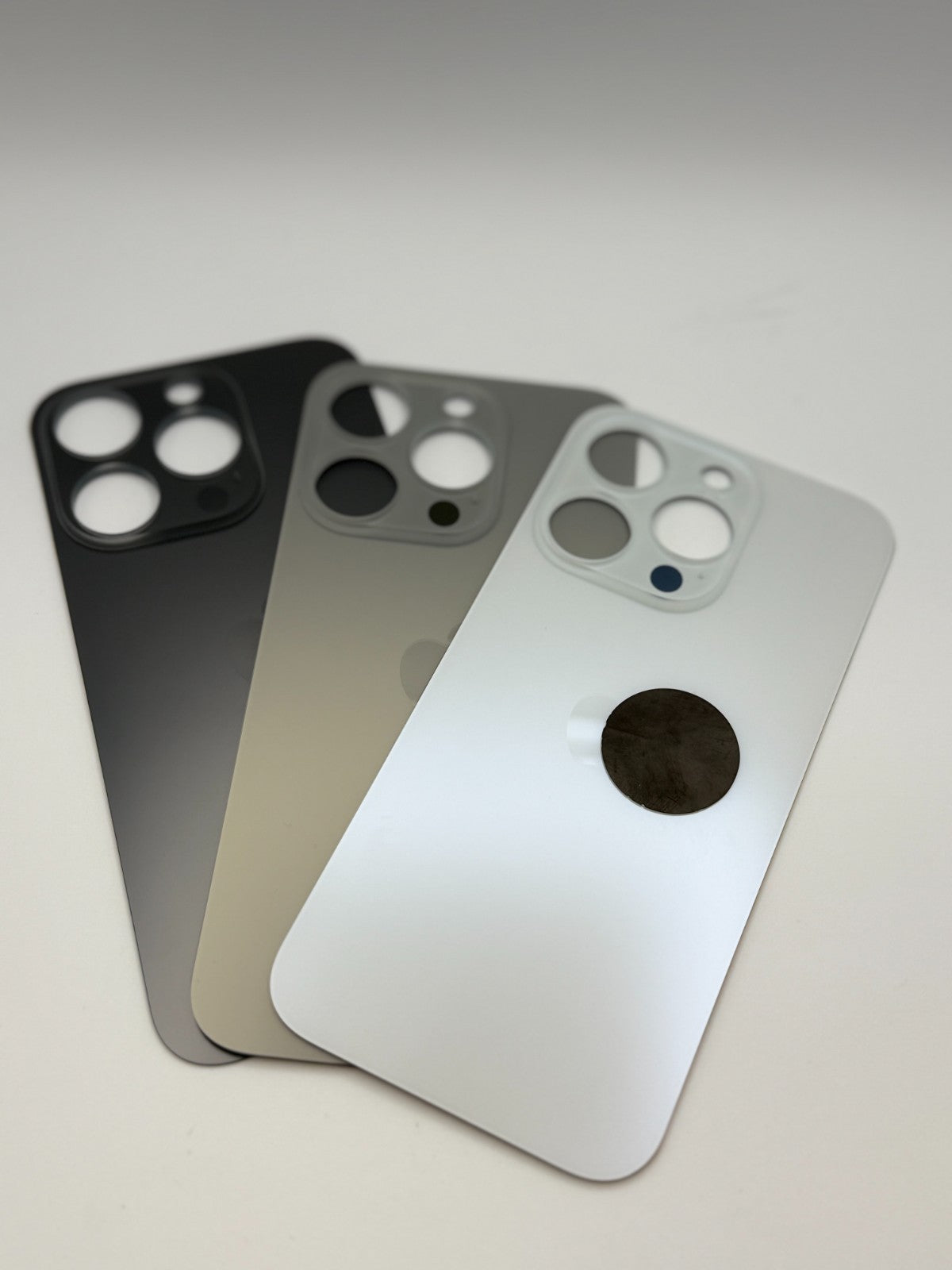 iPhone 15 Pro Backcover Backglass Rückseite Glas Big Hole MIT Kleber OEM Qualität